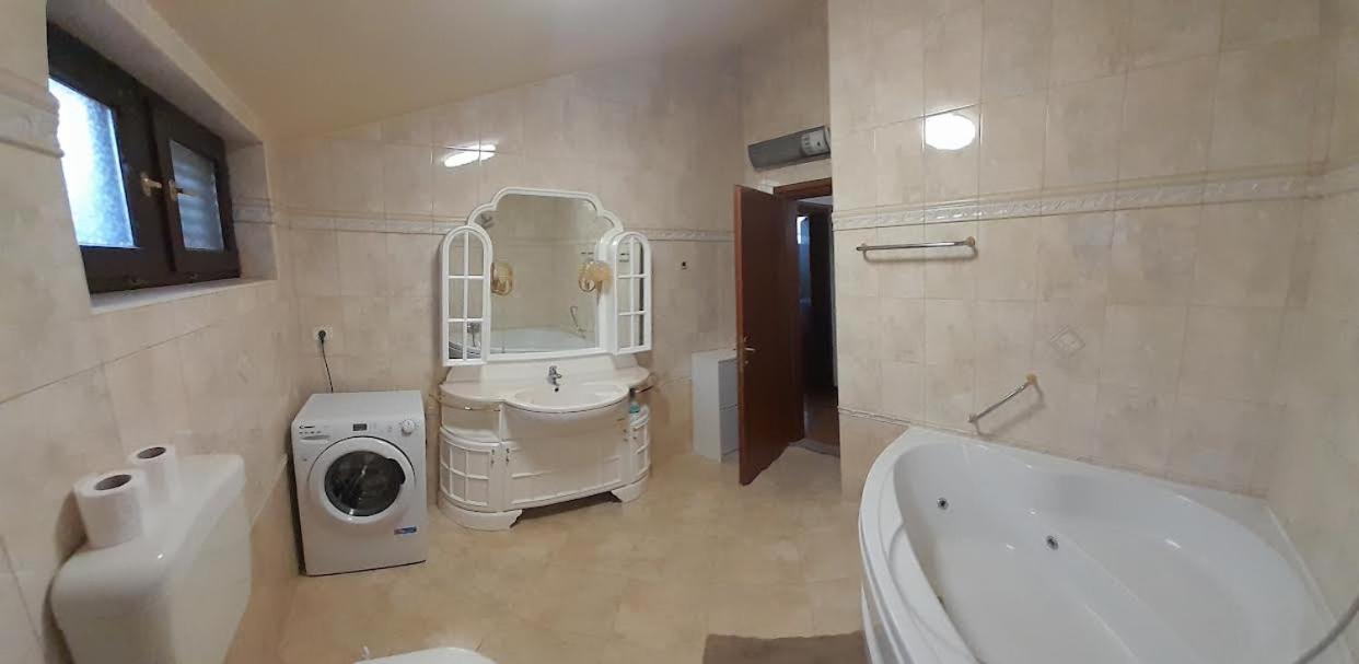 Apartmani Delas 2 Pjescana Uvala Exterior photo