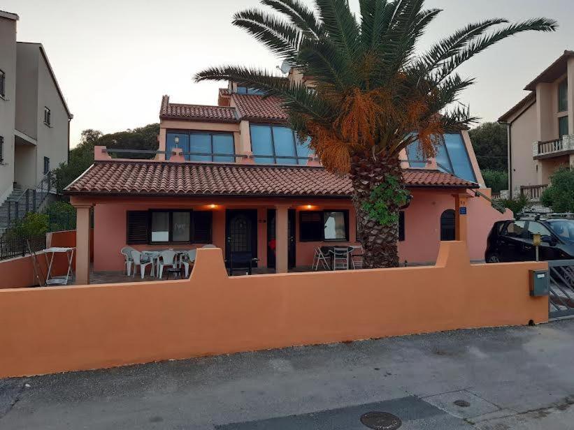 Apartmani Delas 2 Pjescana Uvala Exterior photo