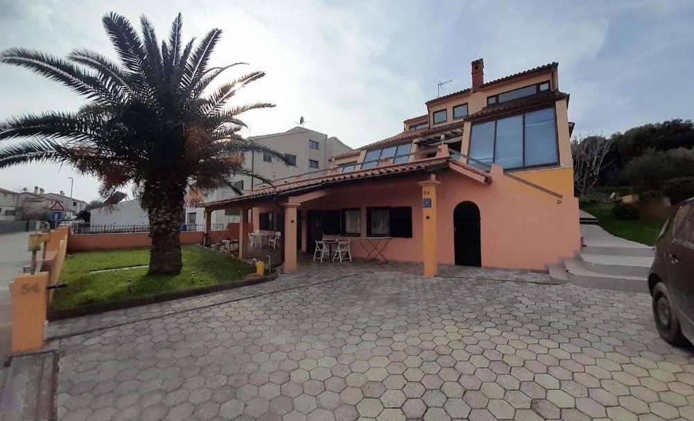 Apartmani Delas 2 Pjescana Uvala Exterior photo