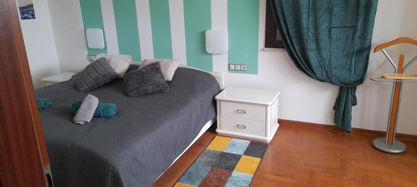 Apartmani Delas 2 Pjescana Uvala Exterior photo