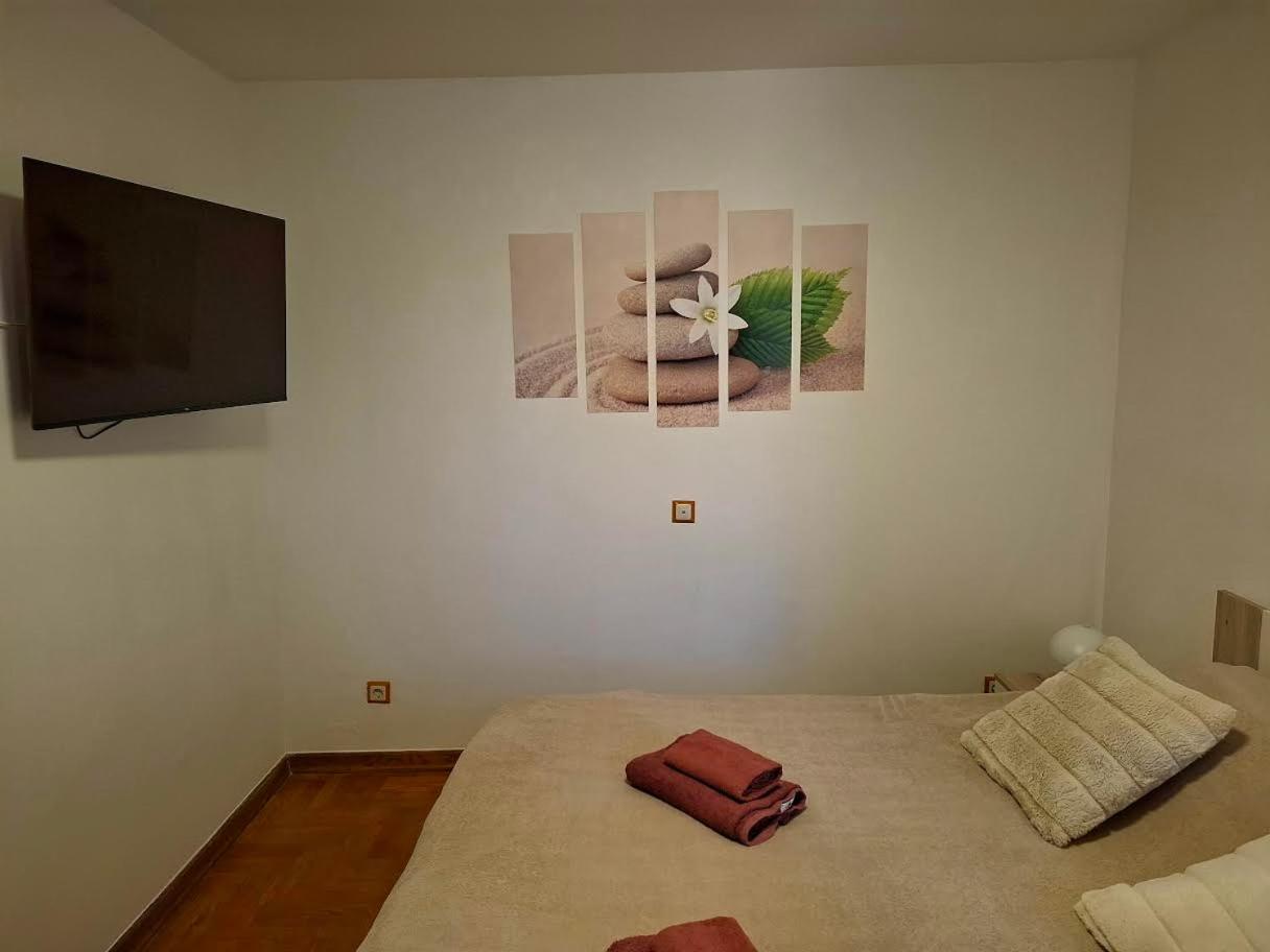 Apartmani Delas 2 Pjescana Uvala Exterior photo