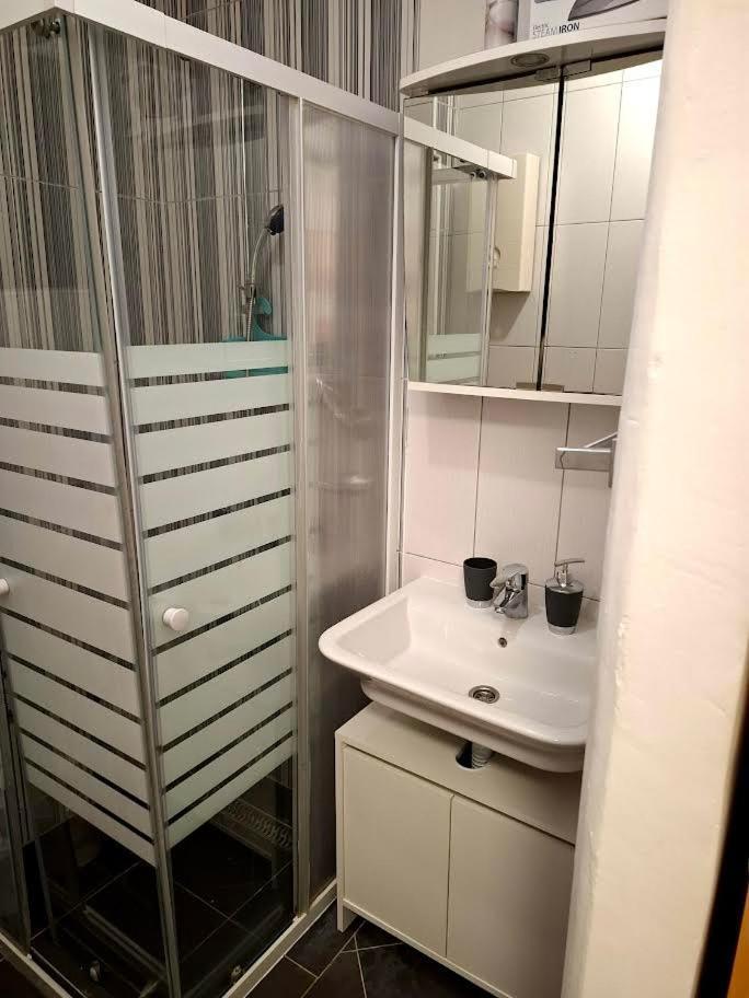 Apartmani Delas 2 Pjescana Uvala Exterior photo