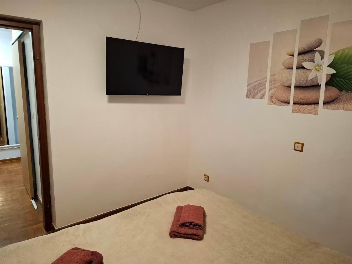 Apartmani Delas 2 Pjescana Uvala Exterior photo