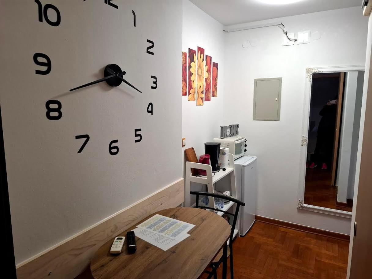Apartmani Delas 2 Pjescana Uvala Exterior photo